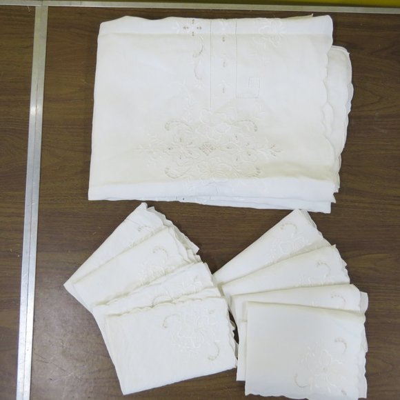80x65 Madeira Style Linen Tablecloth + 8 Napkins